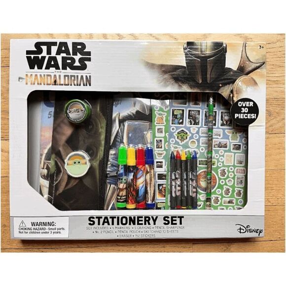 New STAR WARS Disney The Mandalorian Stationary Set - Picture 1 of 2